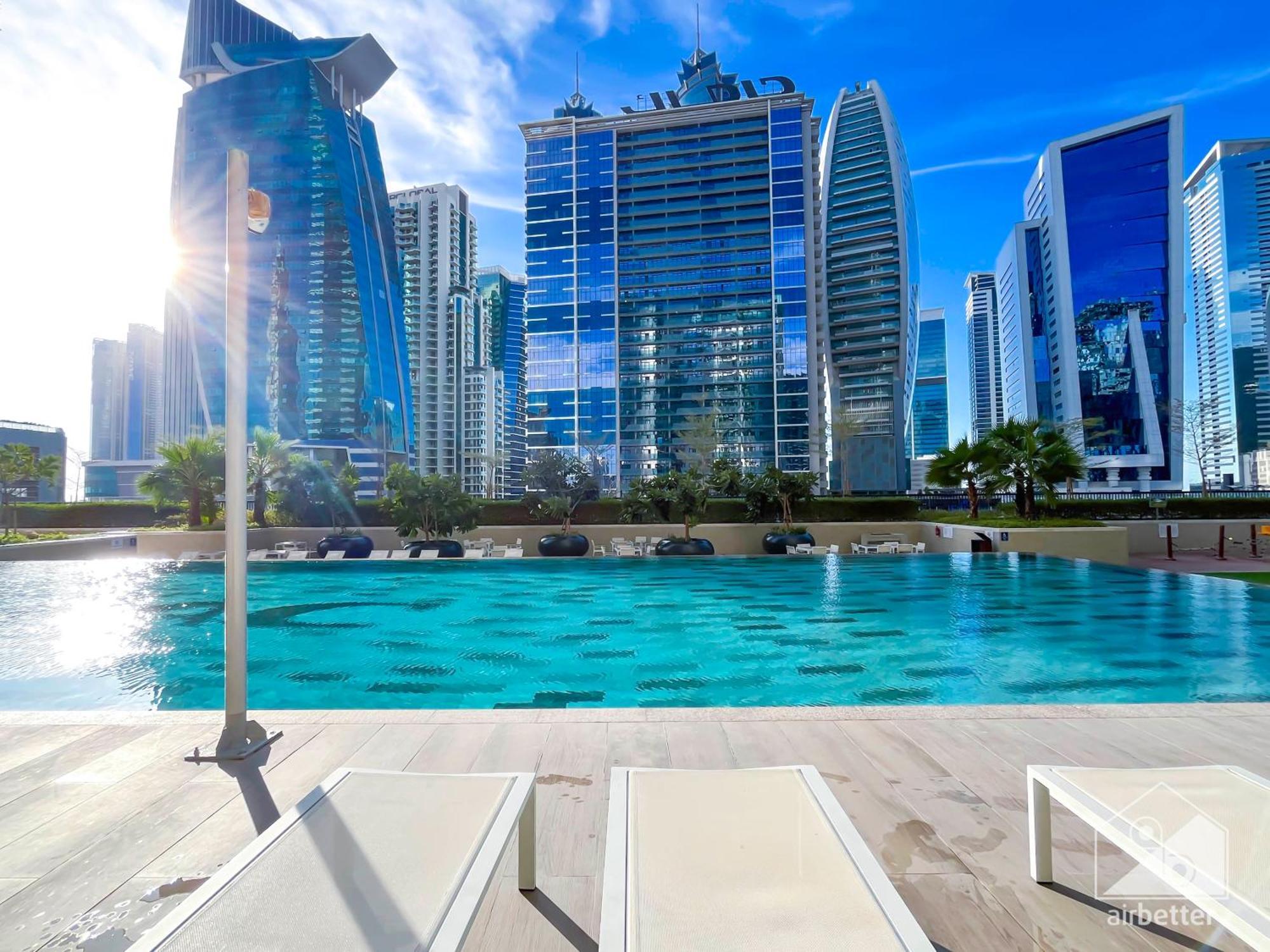 Elegant 1b With Stunning Views & Balcony In Business Bay Apartment Dubai