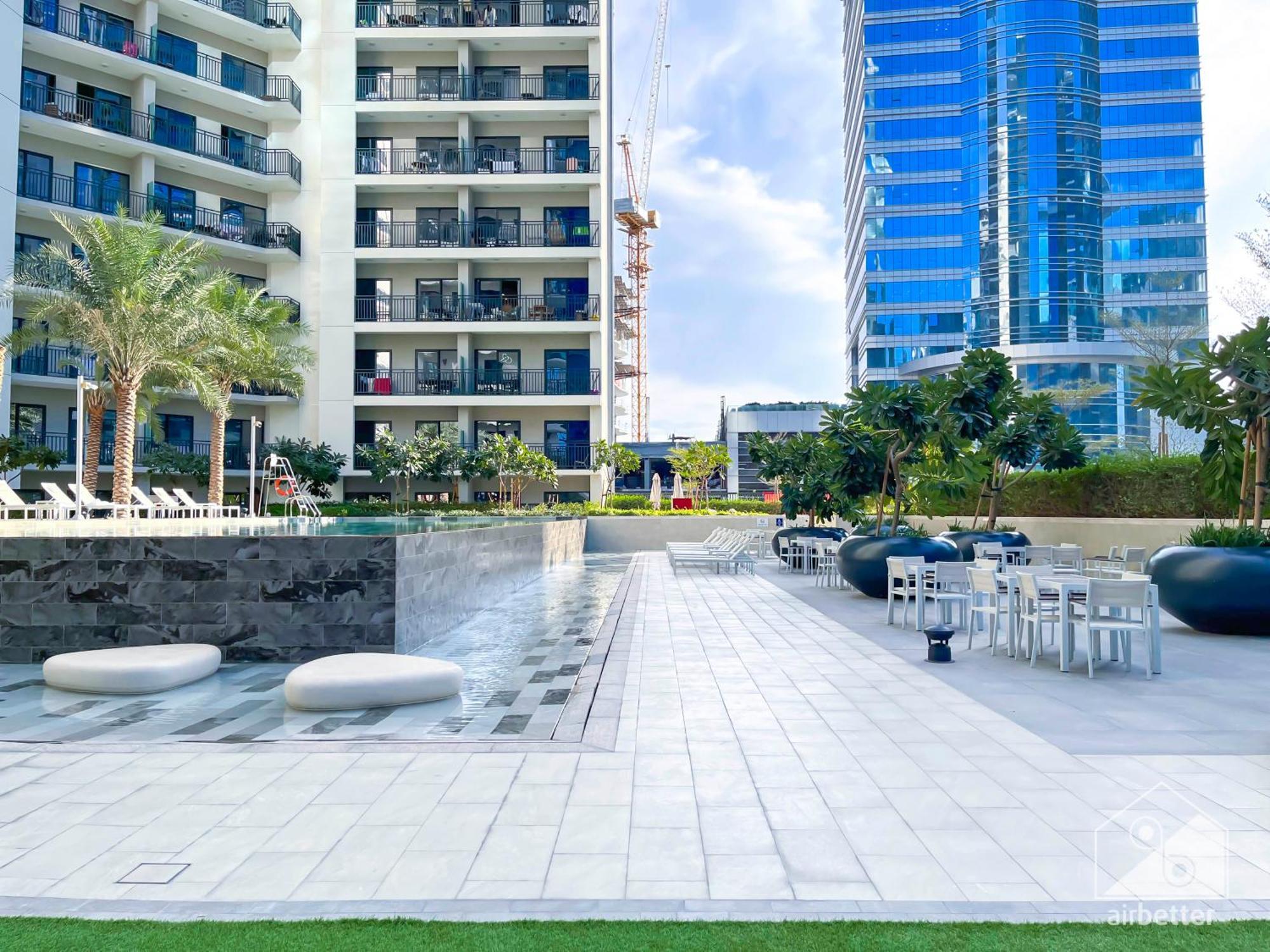 Apartment Elegant 1b With Stunning Views & Balcony In Business Bay *