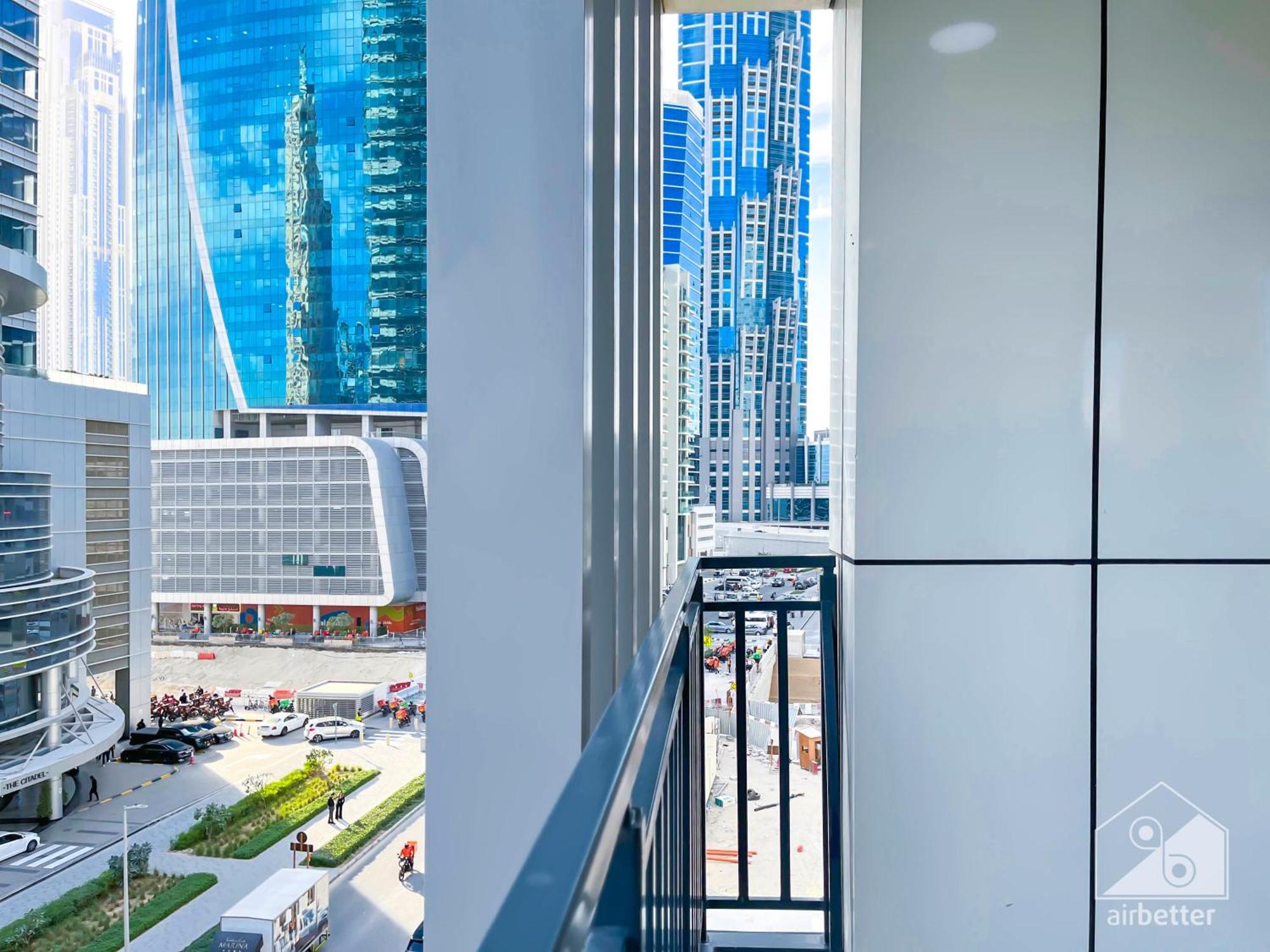 Apartment Elegant 1b With Stunning Views & Balcony In Business Bay Dubai