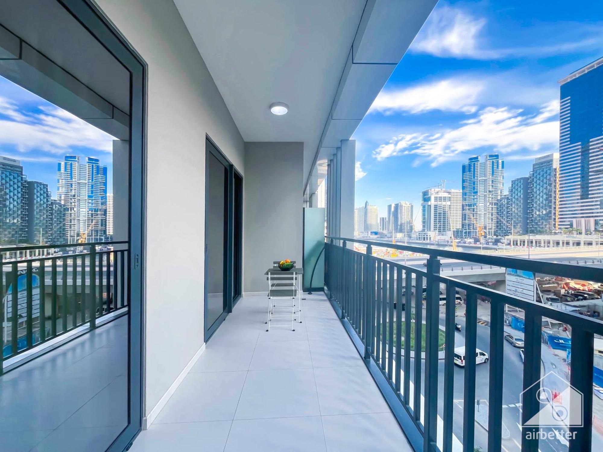 Apartment Elegant 1b With Stunning Views & Balcony In Business Bay Dubai