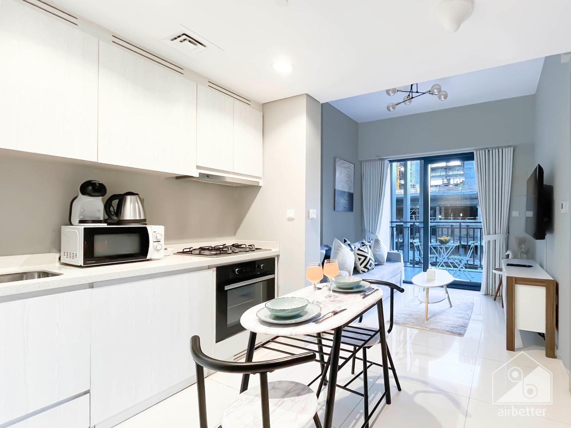 Elegant 1b With Stunning Views & Balcony In Business Bay Dubai